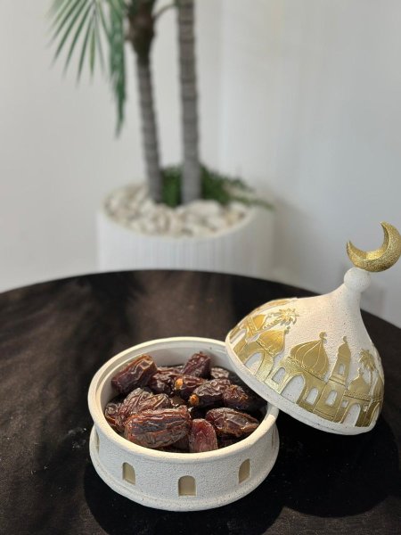 مضايف رمضان منظر هلال مع غطاء